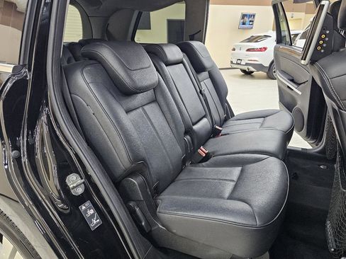 Used 2011 Mercedes-Benz GL 450 4MATIC image 24