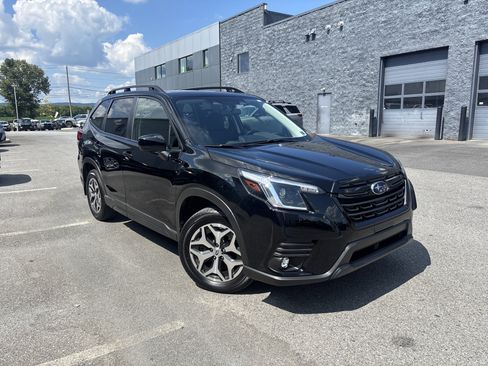 Used 2024 Subaru Forester Premium AWD/4WD image 18