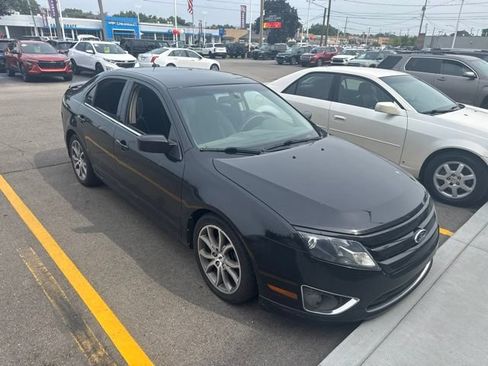 Used 2011 Ford Fusion SE w/ Monochrome Appearance Pkg FWD image 2