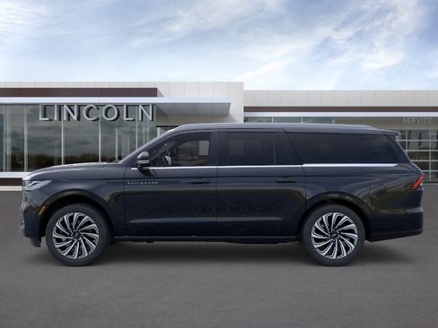 New 2026 Lincoln Navigator L Black Label AWD/4WD image 3
