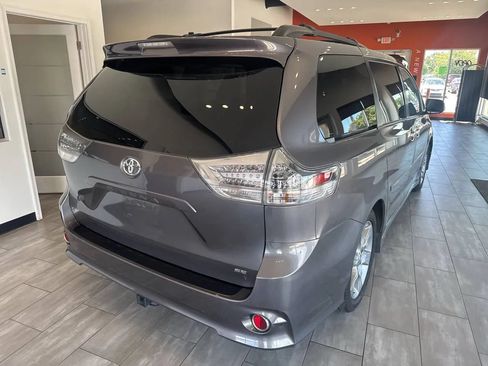 Used 2014 Toyota Sienna SE FWD image 14
