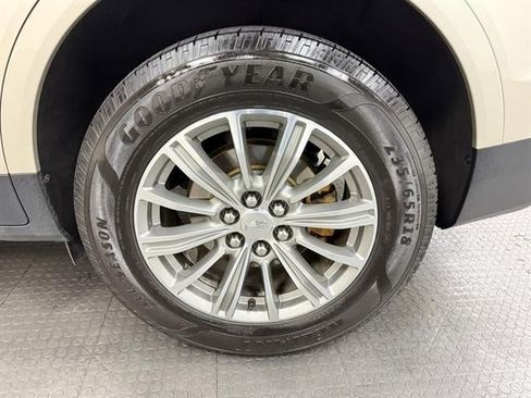 Used 2017 Cadillac XT5 Luxury image 11