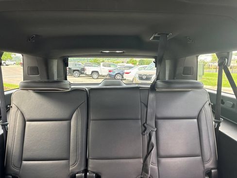 Used 2024 Chevrolet Suburban Premier AWD/4WD image 24