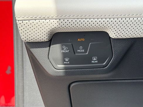 Used 2024 Volkswagen Atlas Cross Sport SEL Premium R-Line image 35