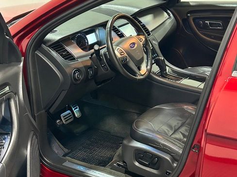 Used 2013 Ford Taurus SHO image 8