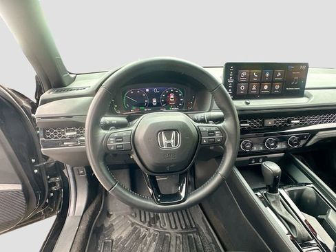 Used 2024 Honda Accord Sport image 11