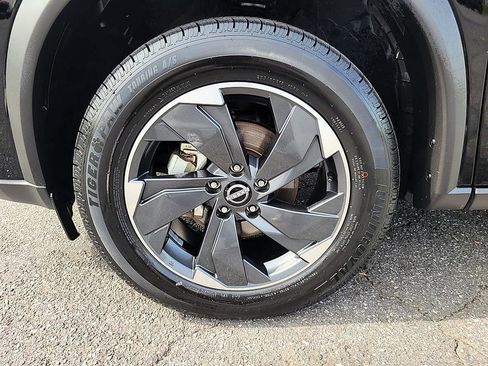 Certified 2024 Nissan Rogue SV image 8