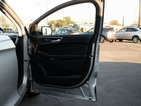 Used 2017 Ford Edge Titanium w/ Equipment Group 301A image 10