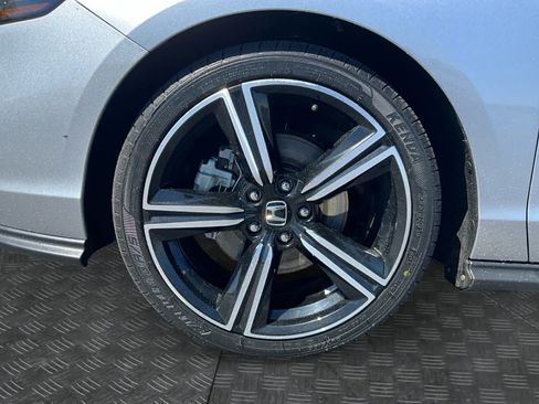 Used 2024 Honda Accord Sport image 9