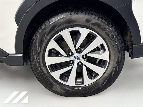Used 2025 Subaru Outback Premium w/ Popular Package #1A AWD/4WD image 31