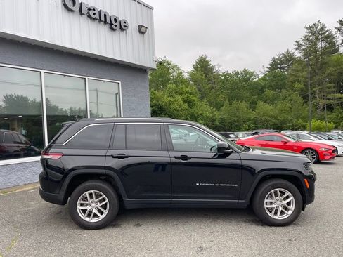 Used 2023 Jeep Grand Cherokee Laredo X AWD/4WD image 7