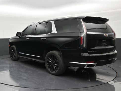 Used 2023 Cadillac Escalade Luxury RWD image 3