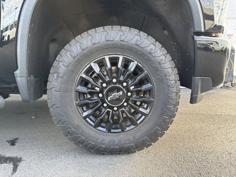 Used 2022 Chevrolet Silverado 2500 LTZ w/ LTZ Plus Package image 35