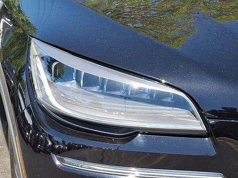 Used 2023 Lincoln Aviator AWD w/ Premium Package image 15