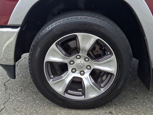 Used 2019 RAM 1500 Laramie AWD/4WD image 8