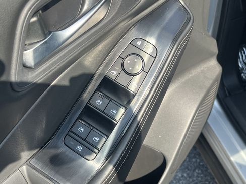 Used 2025 Nissan Rogue SV AWD/4WD image 14