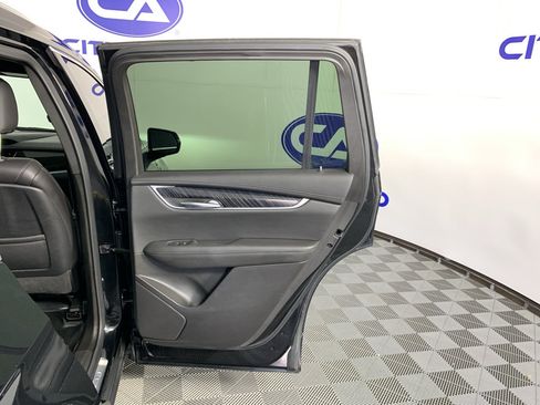 Used 2022 Cadillac XT6 Premium Luxury FWD image 38