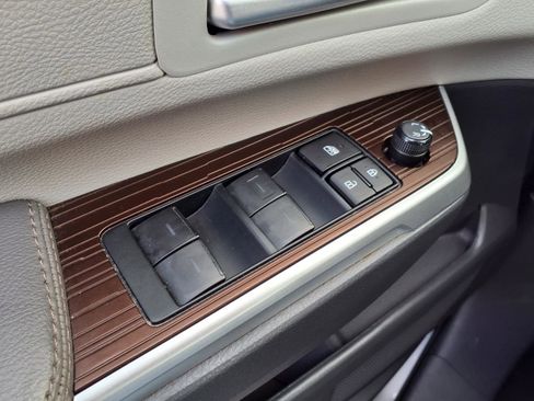 Used 2024 Toyota Sienna XLE image 22