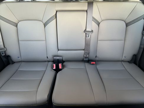 Used 2026 Chevrolet Colorado ZR2 w/ Technology Package AWD/4WD image 16