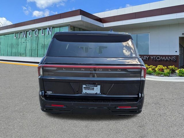 New 2027 Lincoln Navigator Premiere RWD image 5