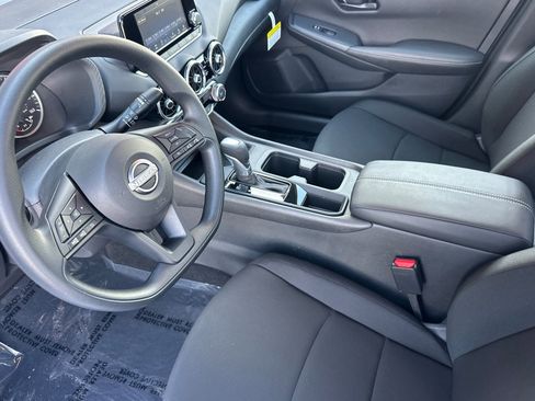 Used 2025 Nissan Sentra S image 7