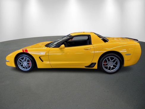 Used 2001 Chevrolet Corvette Z06 w/ Memory Pkg image 4