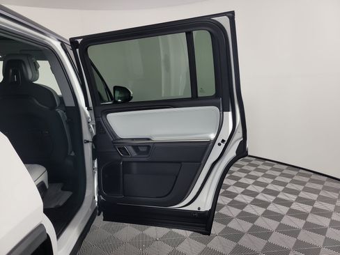 Used 2024 Rivian R1S Adventure AWD/4WD image 19