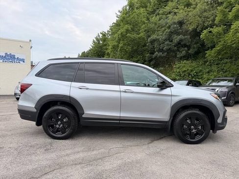 Used 2022 Honda Pilot TrailSport image 3