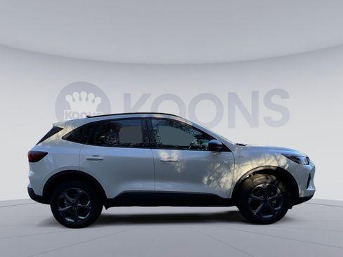 New 2026 Ford Escape ST-Line w/ Tech Pack #1 AWD/4WD image 8