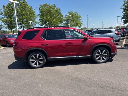 Used 2025 Honda Pilot Touring image 9