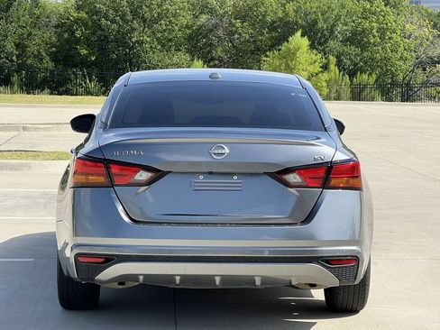 Used 2023 Nissan Altima 2.5 SV FWD image 4