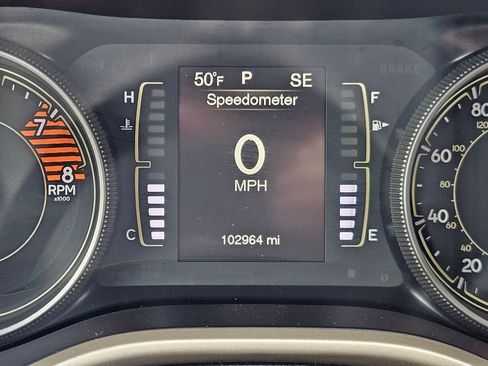 Used 2018 Jeep Cherokee Latitude w/ Altitude Package image 16