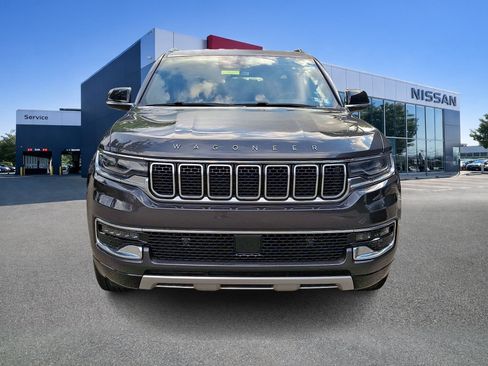 Used 2024 Jeep Wagoneer L Series II w/ Flexible Seating Group AWD/4WD image 2