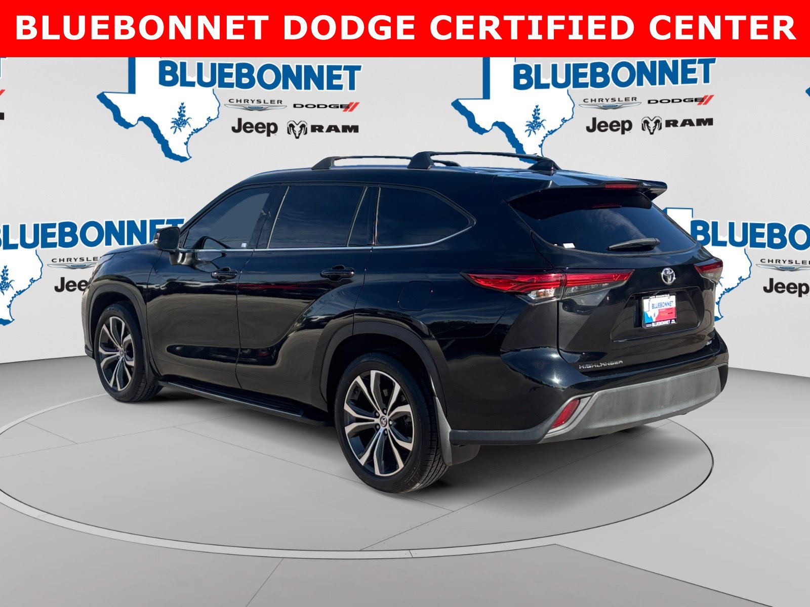 Used 2021 Toyota Highlander XLE FWD image 7