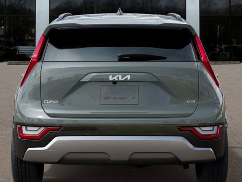 New 2025 Kia Niro SX Touring image 13