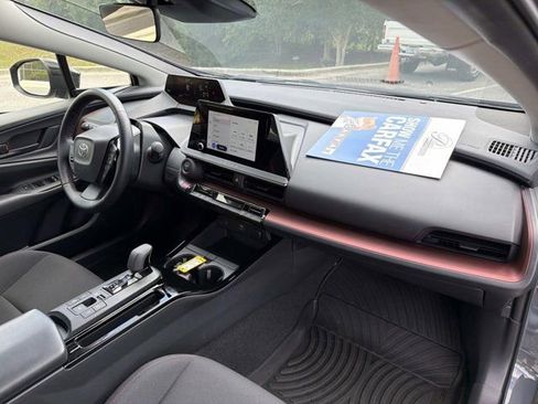 Used 2024 Toyota Prius Prime FWD image 17
