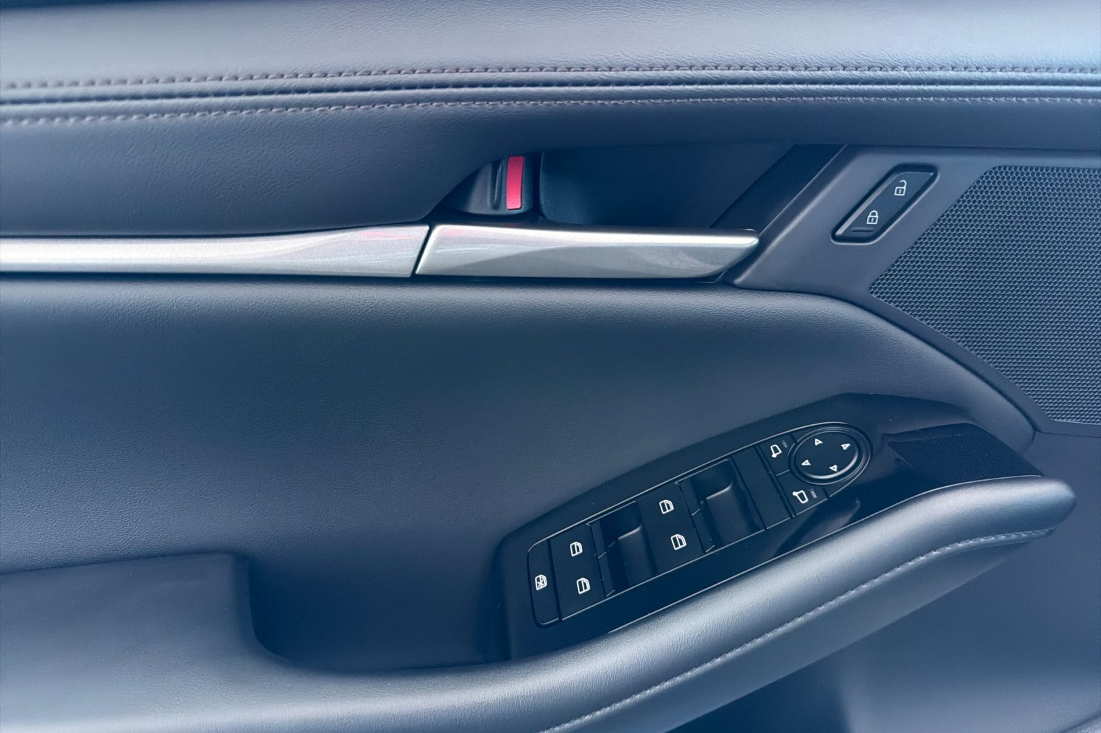 New 2026 MAZDA MAZDA3 s FWD image 8