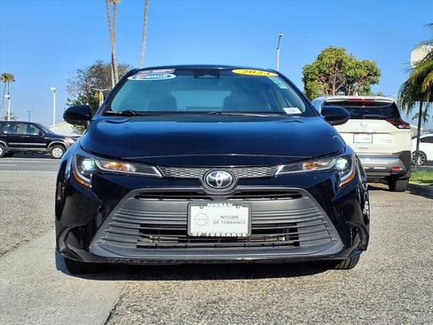 Used 2023 Toyota Corolla LE FWD image 2