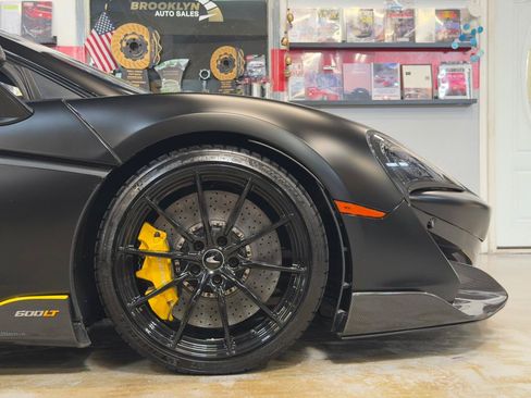 Used 2020 McLaren 600LT Spider RWD image 22