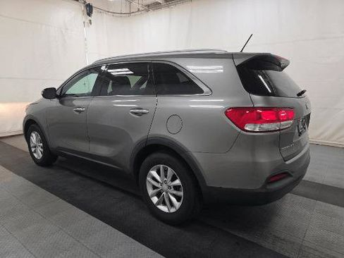 Used 2017 Kia Sorento FWD image 6