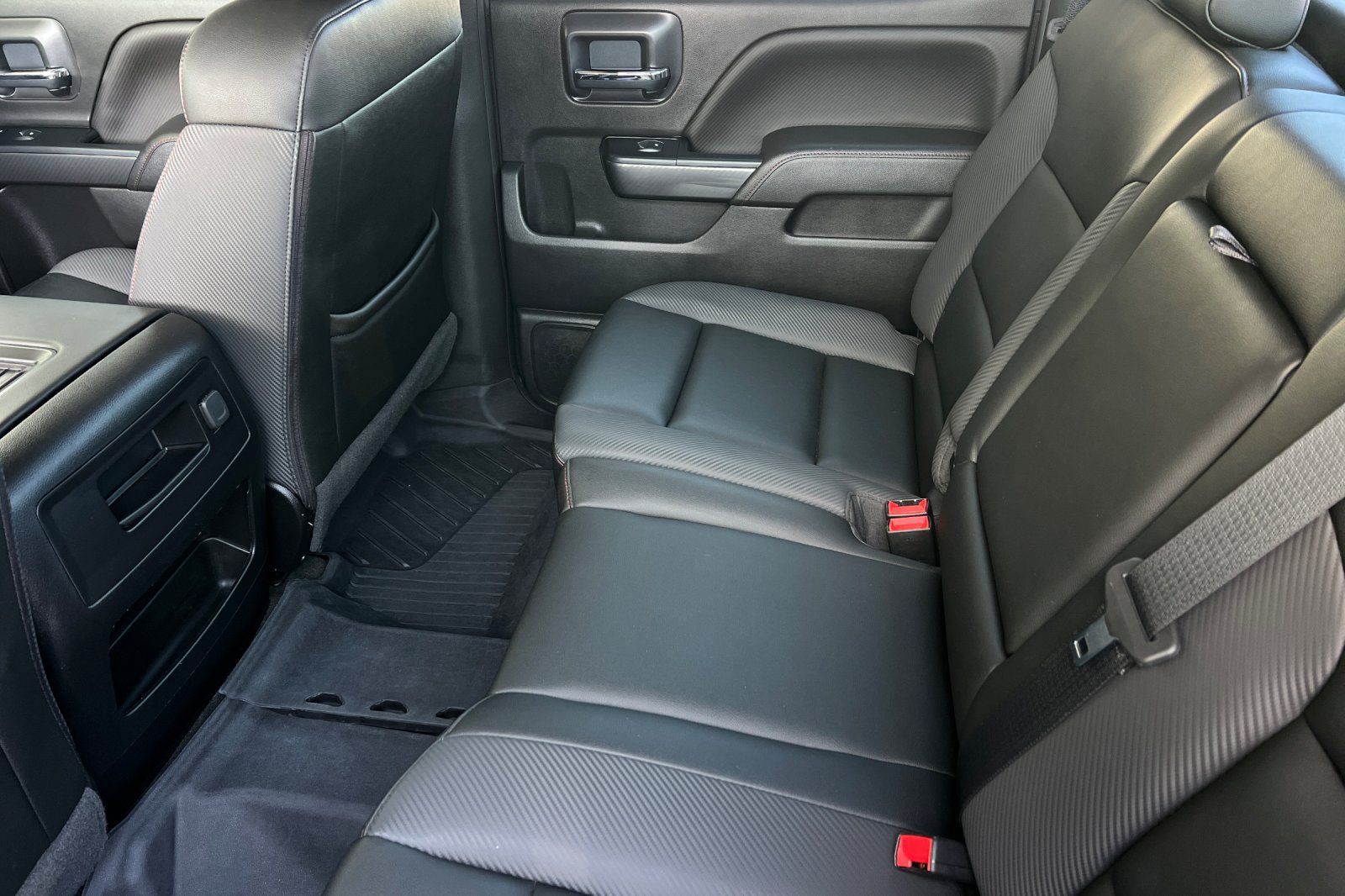 Used 2018 GMC Sierra 1500 SLT w/ All Terrain Package AWD/4WD image 18
