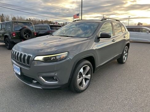 Used 2021 Jeep Cherokee Limited w/ Elite Package image 3