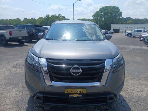 Used 2025 Nissan Pathfinder SV FWD image 9