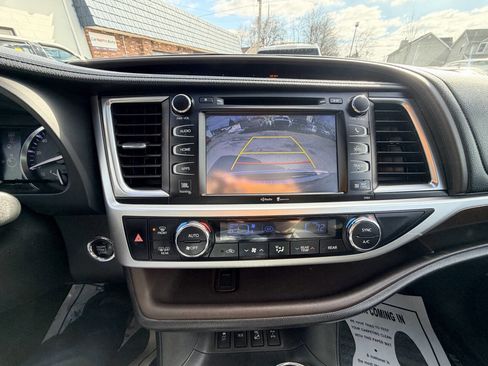 Used 2014 Toyota Highlander Limited image 8
