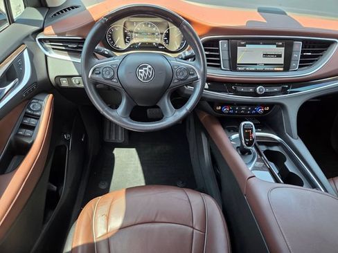 Used 2018 Buick Enclave Avenir FWD image 13