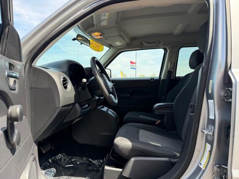 Used 2014 Jeep Patriot Sport w/ Southwest Package image 14