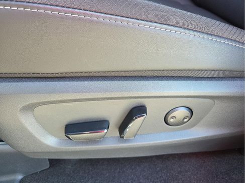 New 2026 Nissan Pathfinder SL image 14