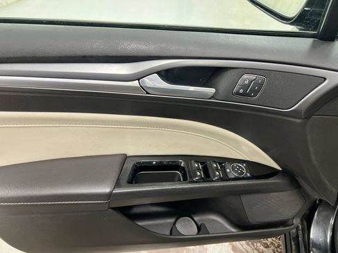 Used 2014 Ford Fusion Titanium FWD image 22