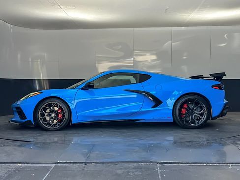 Used 2022 Chevrolet Corvette Stingray Coupe w/ 1LT RWD image 6