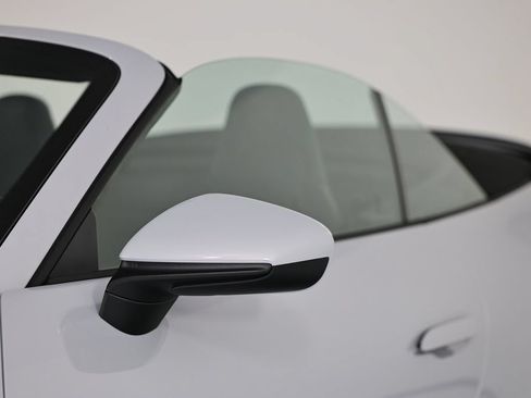 Used 2026 Porsche 911 Carrera RWD image 12